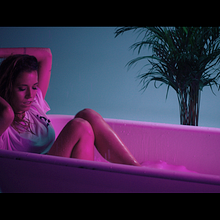 Andrea Dawson - High . Een project van Film, video en televisie y  Video van Edison Guzmán - 01.12.2017