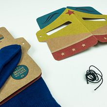 Super Socks. Un progetto di Direzione artistica, Graphic design, Illustrazione vettoriale e Packaging di Blanca Arranz - 12.04.2017
