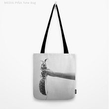Bolsos MEDIA PIÑA. Un proyecto de Diseño de complementos de Srta. L. Figueredo - 12.03.2018