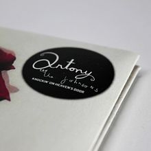 Identidad + Desarrollo: Single "Knockin' On Heaven's Door" de Antony and The Johnsons.. Graphic Design, Web Design, and Music project by Luis Portovedo - 01.21.2018