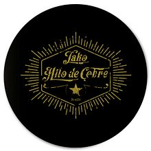 TAKO · HILO DE COBRE. Design gráfico, Pós-produção fotográfica, Retoque fotográfico, e Tipografia projeto de Iñaki Fernández Irigarai - 29.03.2018