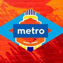 Metro de Madrid. Un progetto di Br, ing, Br, identit, Calligrafia, Direzione artistica, Design, Graphic design, Marketing, Pubblicità, Signage design e Tipografia di Lola Téllez - 21.04.2018