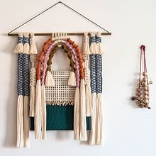 Memphis Wall Art for a private residence. Un progetto di Architettura d'interni, Design, Design di accessori, Interior design, Fashion design e Product design di Belen Senra - 25.04.2018