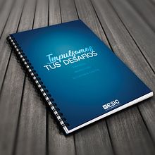 Cuadernos ESIC. Un progetto di Graphic design di Adrián Hevia - 18.02.2018