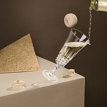 Champagne Macarons. Art Direction, Photograph, Product Photograph, and Photo Retouching project by Vicente Lara - 05.03.2018
