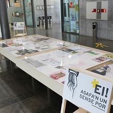 Stand Fora de camp. Un progetto di Graphic design di Carlos Sánchez Delgado - 10.03.2017