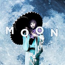 Moon. Art Direction, Creativit, and Graphic Design project by Teresa Baena - 05.29.2018
