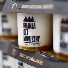 PACKAGING - LA GRANJA DEL MONTSENY. Br, ing e Identidade, Criatividade, Direção de arte, Design, Design de logotipo, Design de personagens, Design gráfico, Ilustração vetorial, e Packaging projeto de XURRIS & CO - 30.05.2018
