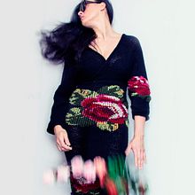 Roses on my little black dress. Un proyecto de Dirección de arte, Diseño y Diseño de complementos de Mila Chirolde - 02.06.2018