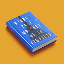 Bookcover: Manual para mujeres de la limpieza. Art Direction, Editorial Design, and Graphic Design project by Comba Studio - 06.05.2018