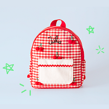 Mochila Júlia. Accessor, Design, Fashion Design, and Product Photograph project by Isabel García - C. Vallbona - 08.28.2017