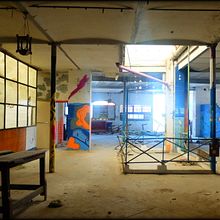 Indiana Jones y la Fábrika  de Sombreros . Interior Architecture, Street Art, and Photograph project by Manuel Pérez Báñez - 06.12.2018