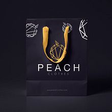 Peach Clothes. Un progetto di Graphic design, Marketing e Pubblicità di duffel_25 - 29.06.2018