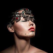 Dark Beauty Magazine. Un progetto di Fotografia, Fotografia in studio, Fotografia di moda, Fotografia di ritratto e Ritocco fotografico di Osmow - 01.08.2018