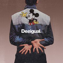 La reedición de la primera chaqueta Desigual. Cop, writing, e Criatividade projeto de Neus G. Parrot - 10.08.2018