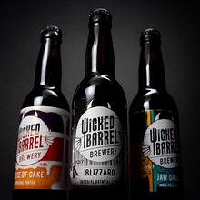 Wicked Barrel Brewery. Projekt z dziedziny  Manager art, st, czn, Br, ing i ident, fikacja wizualna, Projektowanie logot, pów, Projektowanie opakowań, T i pografia użytkownika Stefan Andries - 20.08.2018