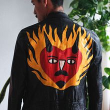 Burning Pablo Clothing. Fashion Design, Traditional illustration, Painting, and Printing project by Pablo Pulido Bernal - 08.24.2018