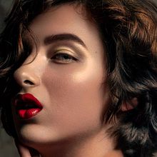 Beauty Retouch . Un proyecto de Fotografía, Fotografía de estudio, Fotografía de moda, Fotografía de retrato, Iluminación fotográfica y Retoque fotográfico de Fernando Monasterio - 06.03.2018