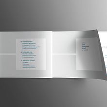 Manual de ID Visual de Clínica Dental UCAM. Un proyecto de Diseño y Diseño gráfico de Esperanza Ros Cava - 11.07.2018