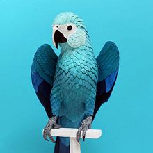 Spix macaw . 3D, Character Design, Product Design, Product Photograph, and Paper Craft project by Diana Beltran Herrera - 09.24.2018