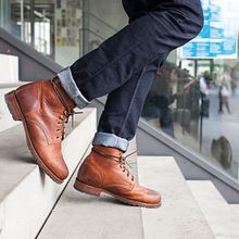 Sendra Boots. Un progetto di Fotografia di prodotti di Mike Water - 01.10.2015