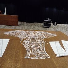 Rotulación en corte de vinil . Direção de arte, Design, e Design de interiores projeto de Juan Pintor - 18.08.2018
