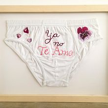 Ya no te amo. Embroider project by Tatiana Castillo Arévalo - 11.02.2018