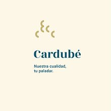 Cardubé. Mariscos. Een project van  Br, ing en identiteit, Logo-ontwerp, Grafisch ontwerp, Webdesign,  Naming y Packaging van Bee Comunicación - 05.11.2018