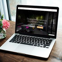 Diseño Web Wordpress - Equipamiento Comercial . Design web de Patricia Corral - 02.01.2018
