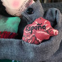 Piezas para exposición en el Primer Encuentro Nacional de Creadores de Muñecas Artísticas a realizarse en Monterrey, México con el tema Migrantes. Las piezas representan a mis bisabuelos llegados desde España a México durante el Exilio Español.. Un proyecto de Artesanía, Costura, Creatividad, Dibujo, Diseño, Pattern Design y Pintura de Eugenia Rayas Rivera - 07.11.2018