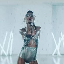 Video Clip de Tini Stoessel "Si tu te vas". Film, Video, TV, and Art Direction project by Mech Ibañez - 01.20.2017