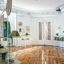 Flaimitudemun. Arquitetura de interiores, Design e fabricação de móveis, Eventos, e Produção audiovisual projeto de Angelita Harris - 16.11.2018