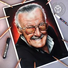 Stan Lee - Retrato en làpices de colores. Drawing, Pencil Drawing, Artistic Drawing, Portrait Drawing, Realistic Drawing, and Traditional illustration project by Mariano Mattos - 11.18.2018