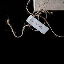 Come Back - Libro de Autor. Un progetto di Collage, Design editoriale, Graphic design e Illustrazione tradizionale di Vera Galindo - 26.11.2018