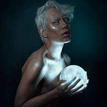 Moon Child. Projekt z dziedziny Fotografia portretowa i Światło w fotografii użytkownika Alex Estrella - 29.11.2018