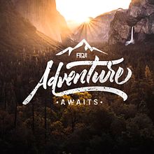 ADVENTURE AWAITS | Lettering en gran formato By Leei Art. Un proyecto de Lettering, Caligrafía, Dirección de arte, Diseño gráfico, Ilustración digital, Ilustración vectorial y Tipografía de Leila Sergi - 29.11.2018