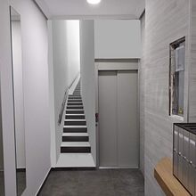 Trompe l'oeil:  Ce n'est pas un ascenseur (Esto no es un ascensor). Street Art project by Nextor Otaño - 01.02.2019