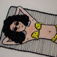 Bikini a lunares amarillo. Un progetto di Ricamo e Illustrazione tradizionale di Lía Nalé - 16.12.2018