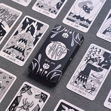 Tarot Non Conventionnel. Product Design, Editorial Design, and Traditional illustration project by Luna Pan - 12.27.2018