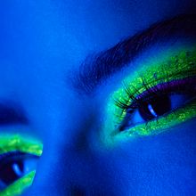 NEON. Fashion Photograph, Photograph, Studio Photograph, Photographic Lighting, Photograph, and Post-production project by Facundo Manocchio Saavedra - 02.01.2019