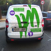 Rotulación vehículo empresa. Un proyecto de Dirección de arte, Diseño gráfico y Publicidad de Ventura Peces-Barba - 13.05.2018