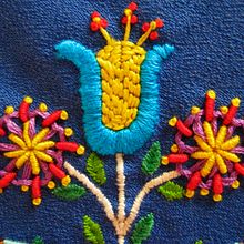 Proyecto Personal: Re-diseño Mantel Bordado de Flores . Arts, Crafts, Embroider, Sewing, Creativit, Drawing, Design, Fashion Design, Pattern Design, Graphic Design, and Traditional illustration project by Claudia Silva - 02.07.2019