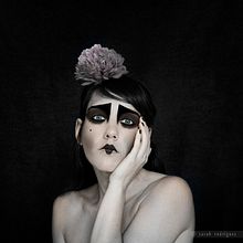 Fotografía / Maquillaje Digital. Photograph, Portrait Photograph, Photograph, Post-production, and Photo Retouching project by sarah rodríguez iglesias - 02.08.2019