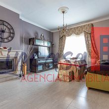 Adosado Lincasa Agencia Inmobiliaria. Arquitetura, Arquitetura de interiores, e Fotografia projeto de Eliseo Márquez Pérez - 12.01.2019