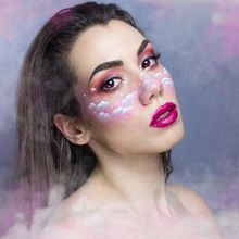 CLOUDY. Artes plásticas, Criatividade, Fotografia, Fotografia de retrato e Iluminação fotográfica projeto de Estela Parra Sánchez - 23.02.2019