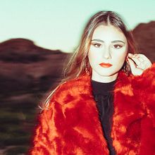 Red Girl. Projekt z dziedziny Fotografia i Retuszowanie fotografii użytkownika Ana Carpio Bautista - 19.03.2019