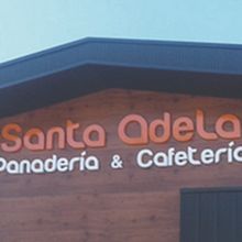 Letras volumétricas Santa Adela Laraquete. Un proyecto de Diseño gráfico de Constanza Camila Constanzo Vásquez - 01.04.2019