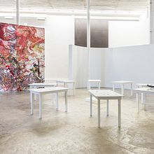 Museografía para la exposición Mapas en construcción en La Tallera. Een project van Architectuur van Isabel Martínez - 06.04.2019
