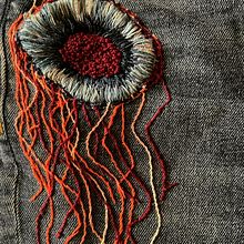 Embroidery jeans. Arts, and Crafts project by Ana M Pena - 04.19.2019
