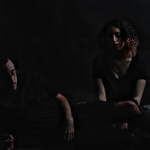 Marionetas. Writing, Photograph, Fine-Art Photograph, Studio Photograph, Portrait Photograph, Digital Photograph, and Photo Retouching project by Clara Ibeas - 04.20.2019
